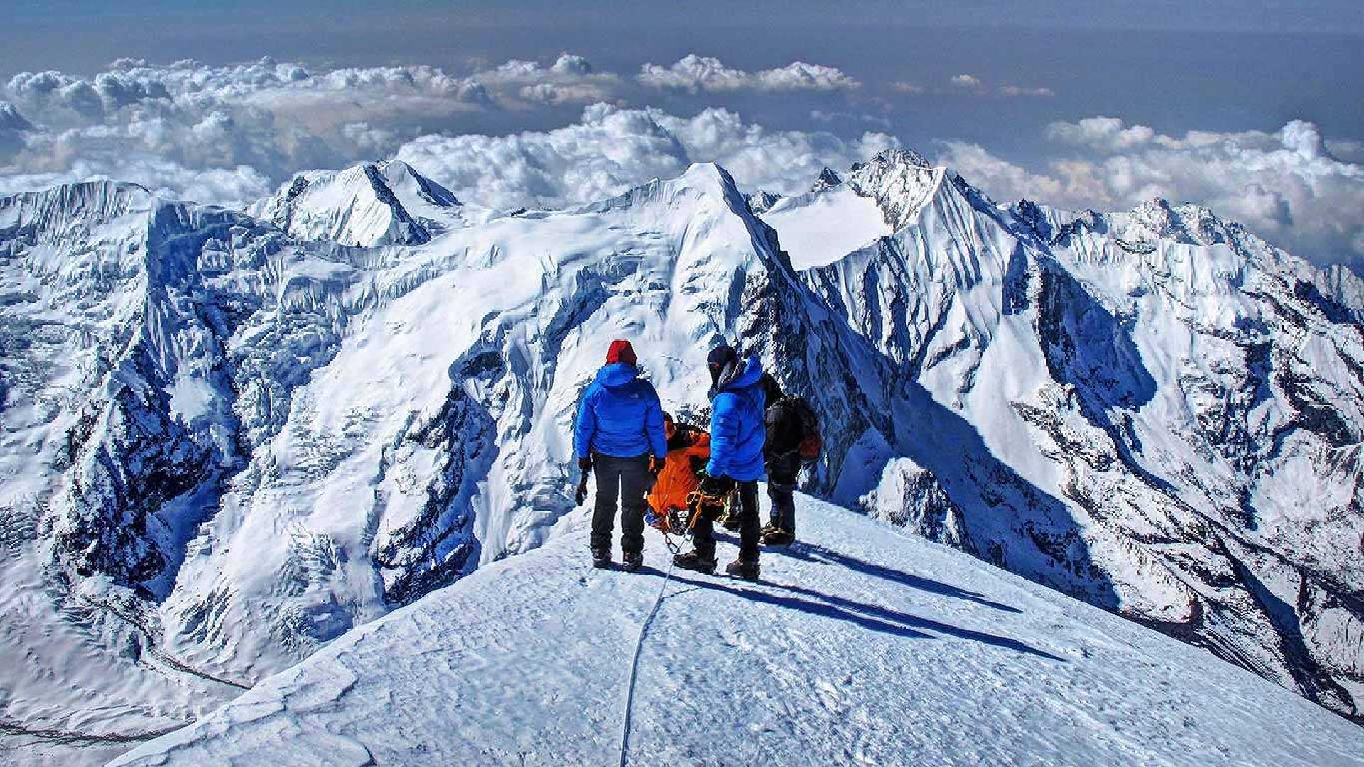 Climb the Mera Peak [6,476M]